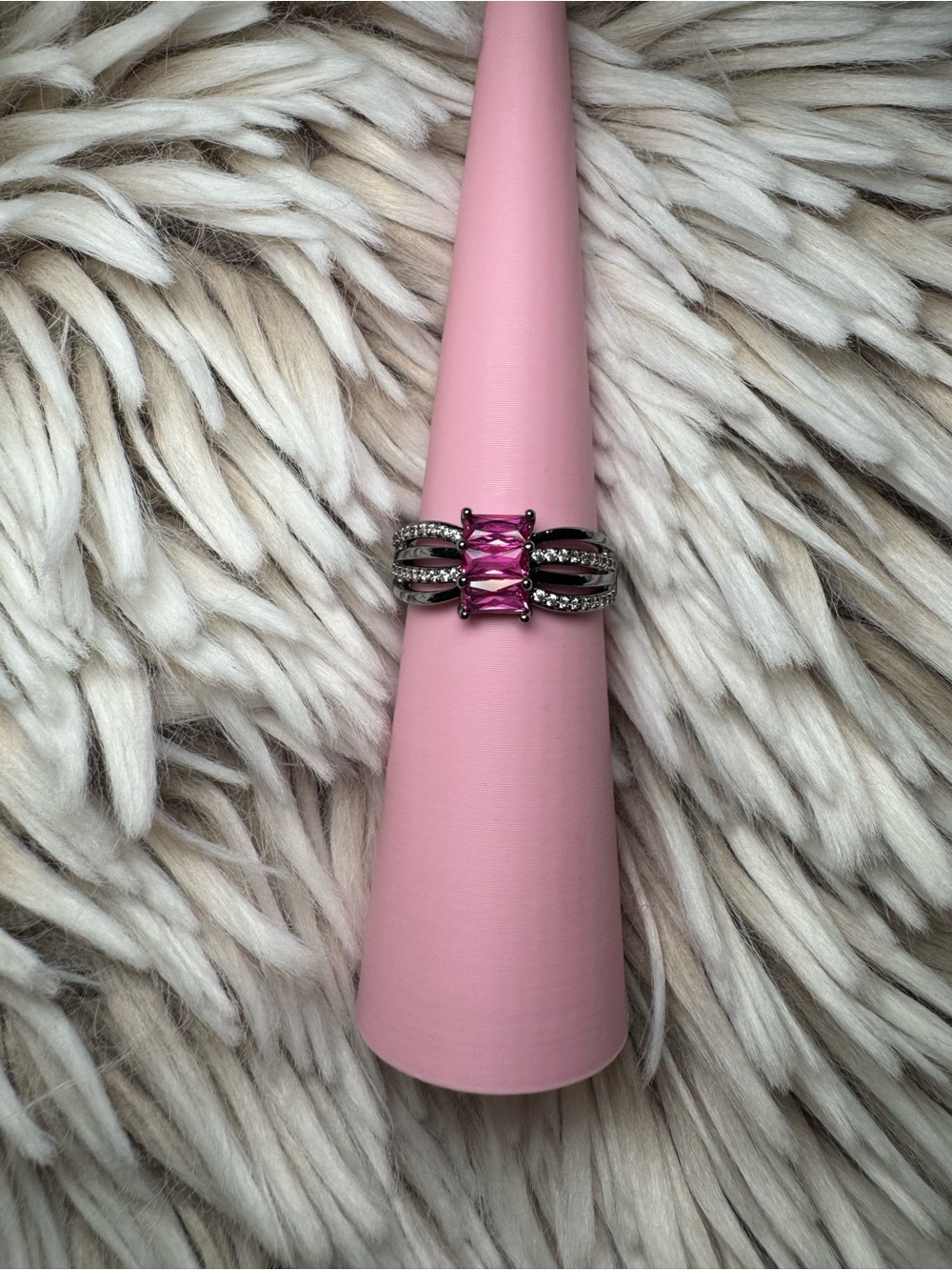 💝 Gorgeous Ring - Picture 3 of 5